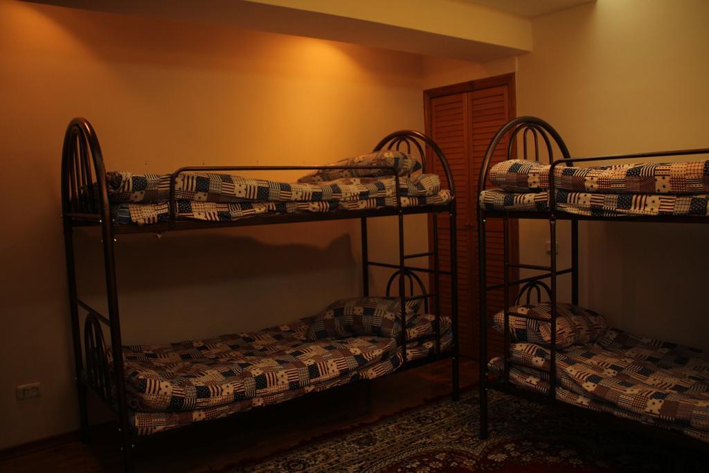 Ala Hostel Almaty Værelse billede