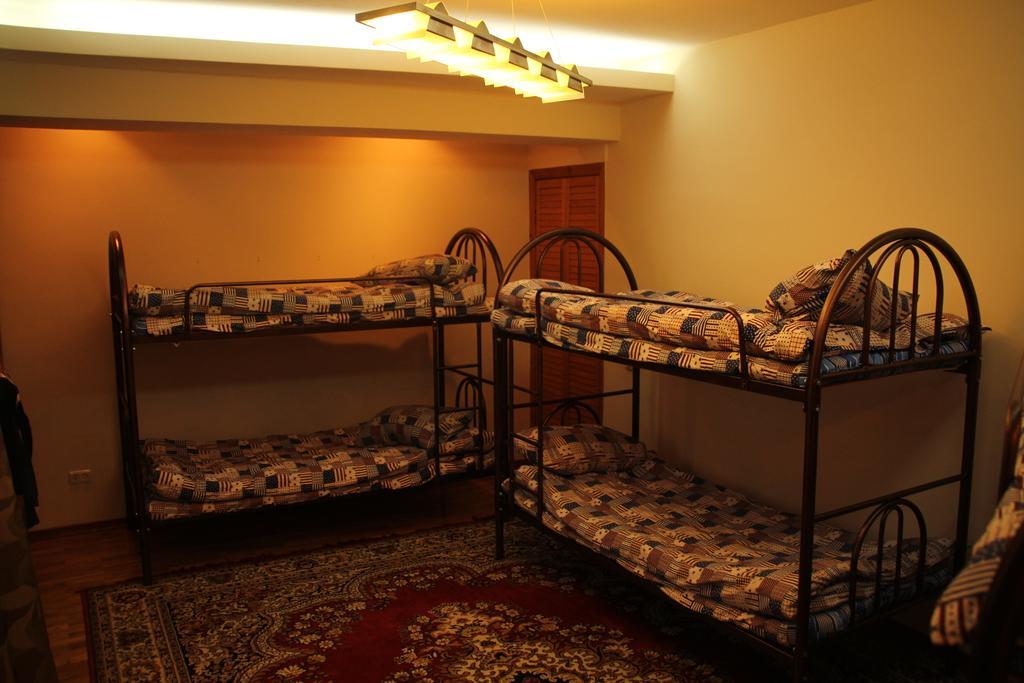 Ala Hostel Almaty Værelse billede